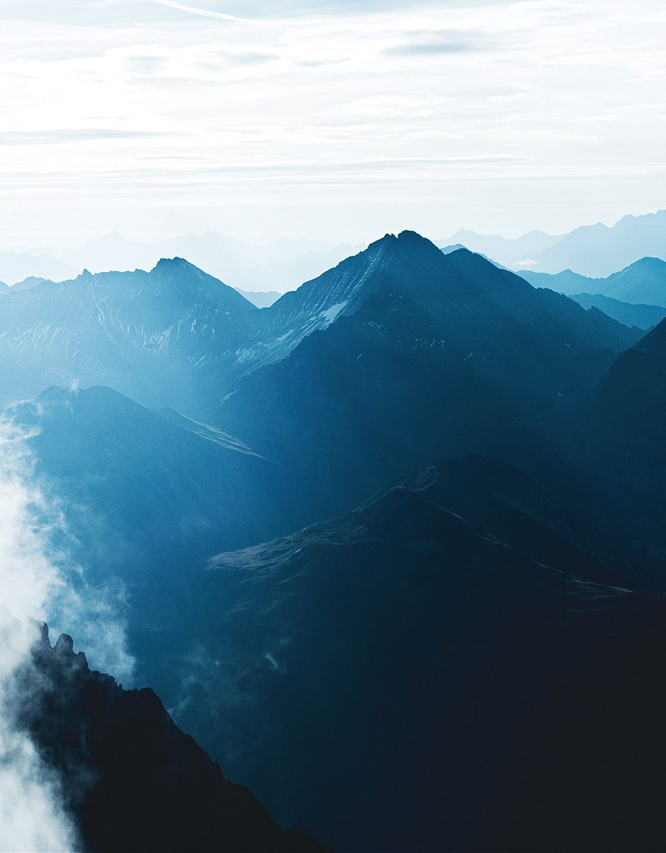 inspiration photo with a mountain view in fog